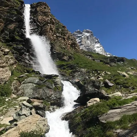 Piccolo Paradiso In Centro Cervinia 布勒伊-切尔维尼亚